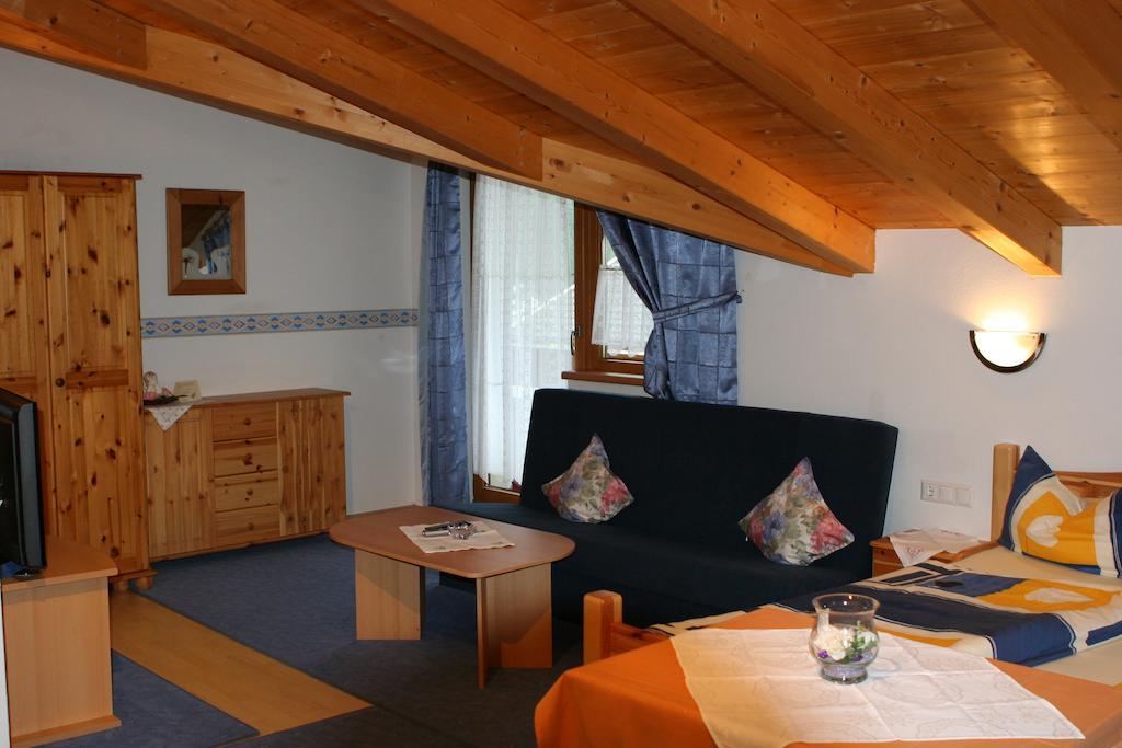 Haus Hildegard Hotel Neustift im Stubaital Phòng bức ảnh