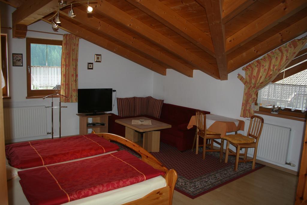 Haus Hildegard Hotel Neustift im Stubaital Phòng bức ảnh